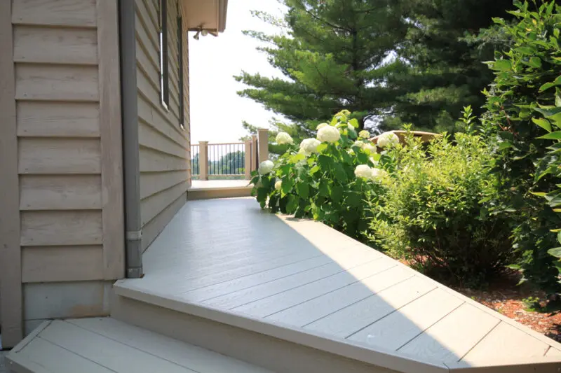 Deck ramp with surrounding greenery