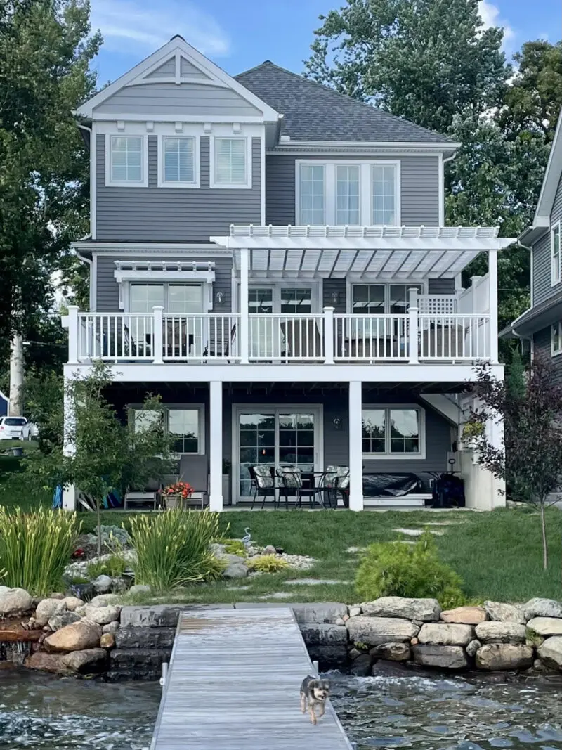 House with deck and pergola